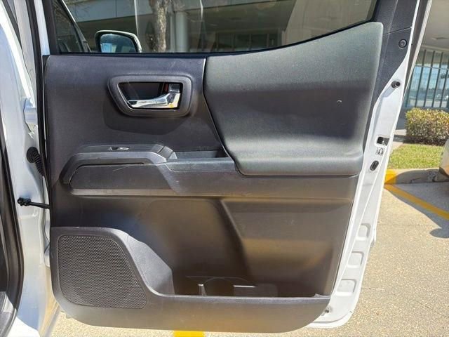 Used 2020 Toyota Tacoma TRD Off-Road w/ Technology Package image 31