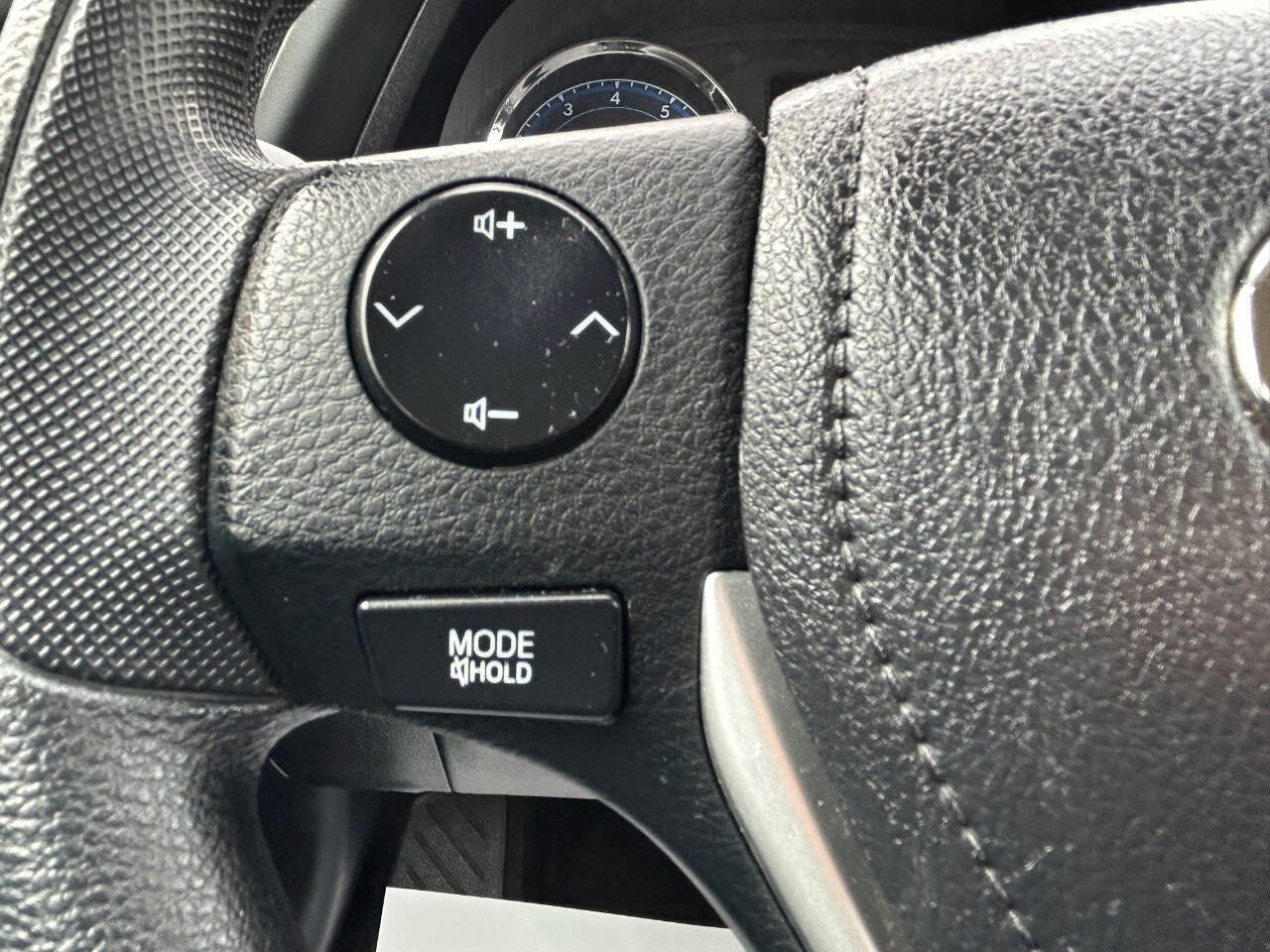 Used 2017 Toyota Corolla LE w/ Carpet Mat Package (TMS) image 22