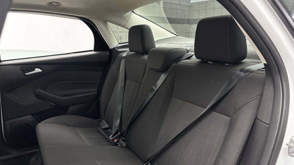 Used 2015 Ford Focus SE w/ SE Sport Package FWD image 27