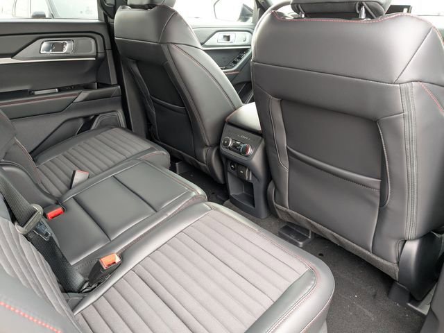 New 2026 Ford Explorer ST-Line w/ ST-Line Street Pack image 12