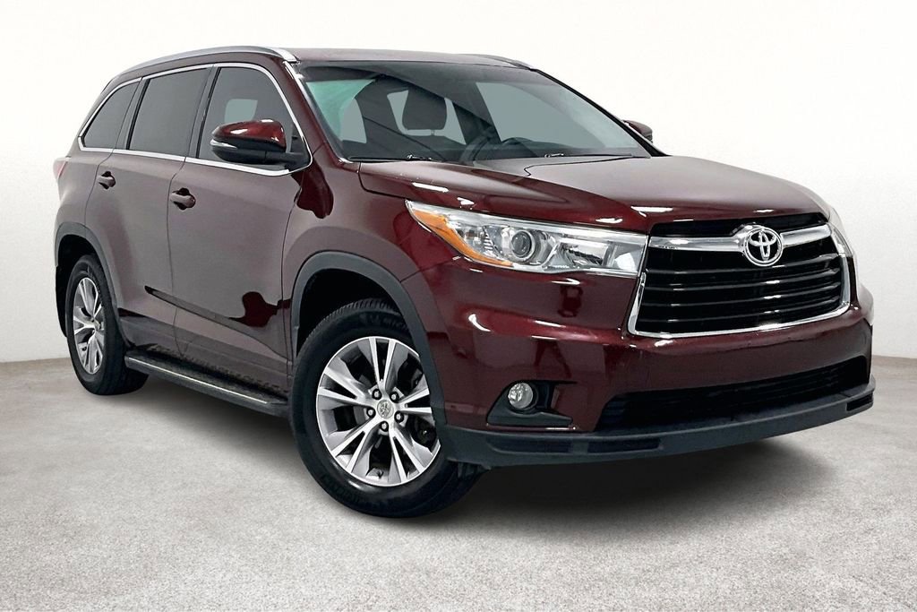Used 2015 Toyota Highlander XLE image 1
