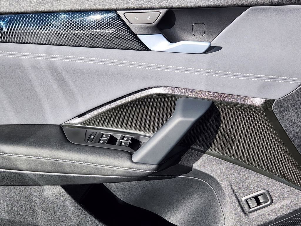 New 2026 Volkswagen Tiguan SE image 14