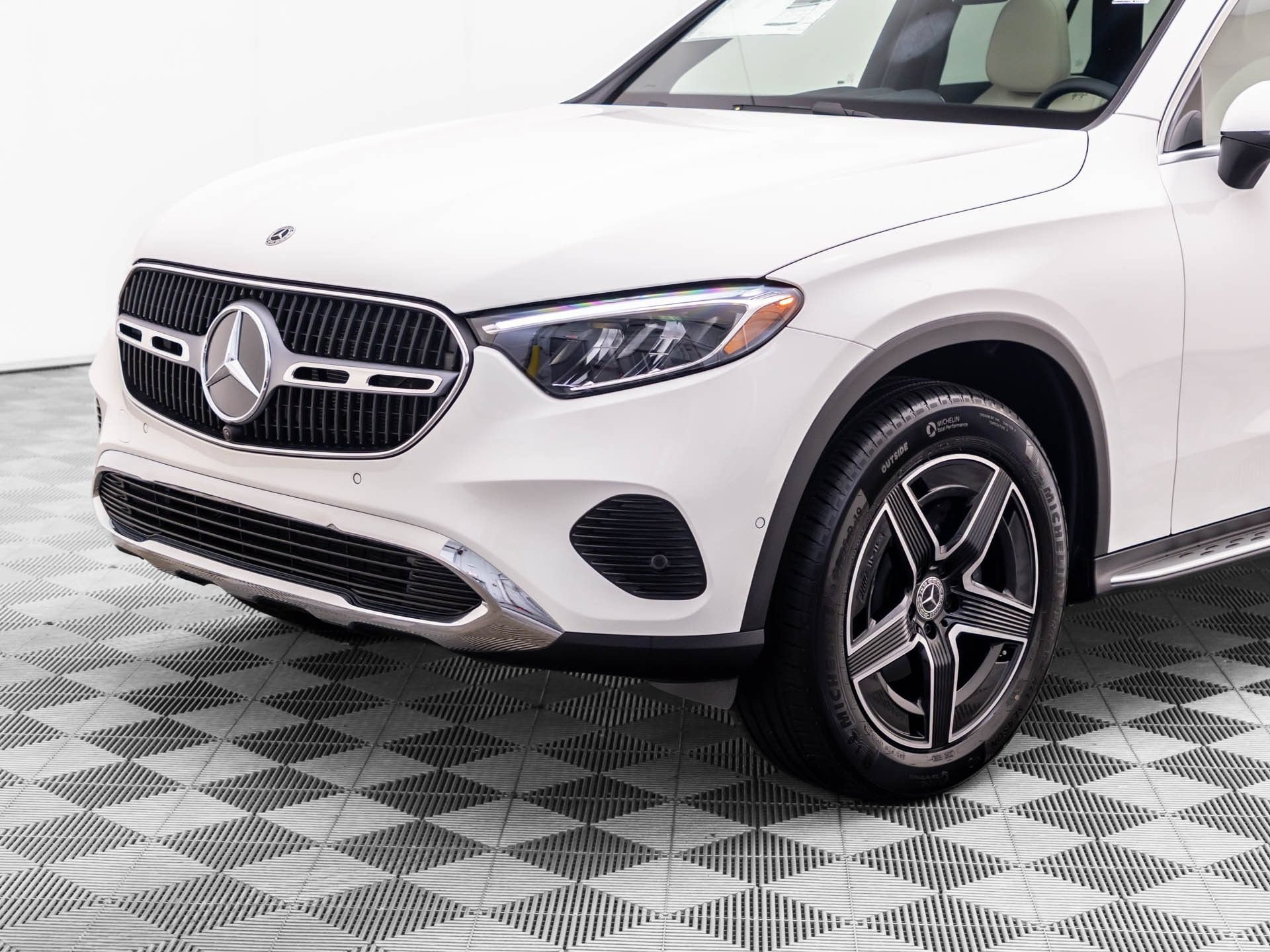 New 2027 Mercedes-Benz GLC 300 4MATIC image 41