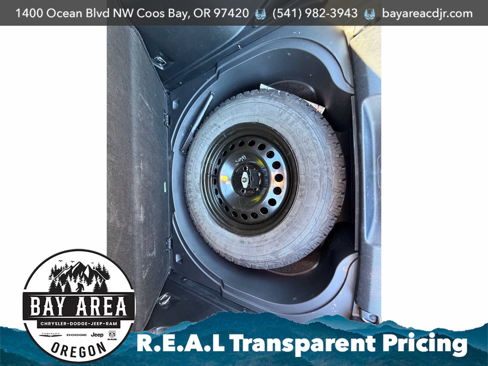 Used 2016 Jeep Cherokee Trailhawk w/ Leather Interior Group AWD/4WD image 26