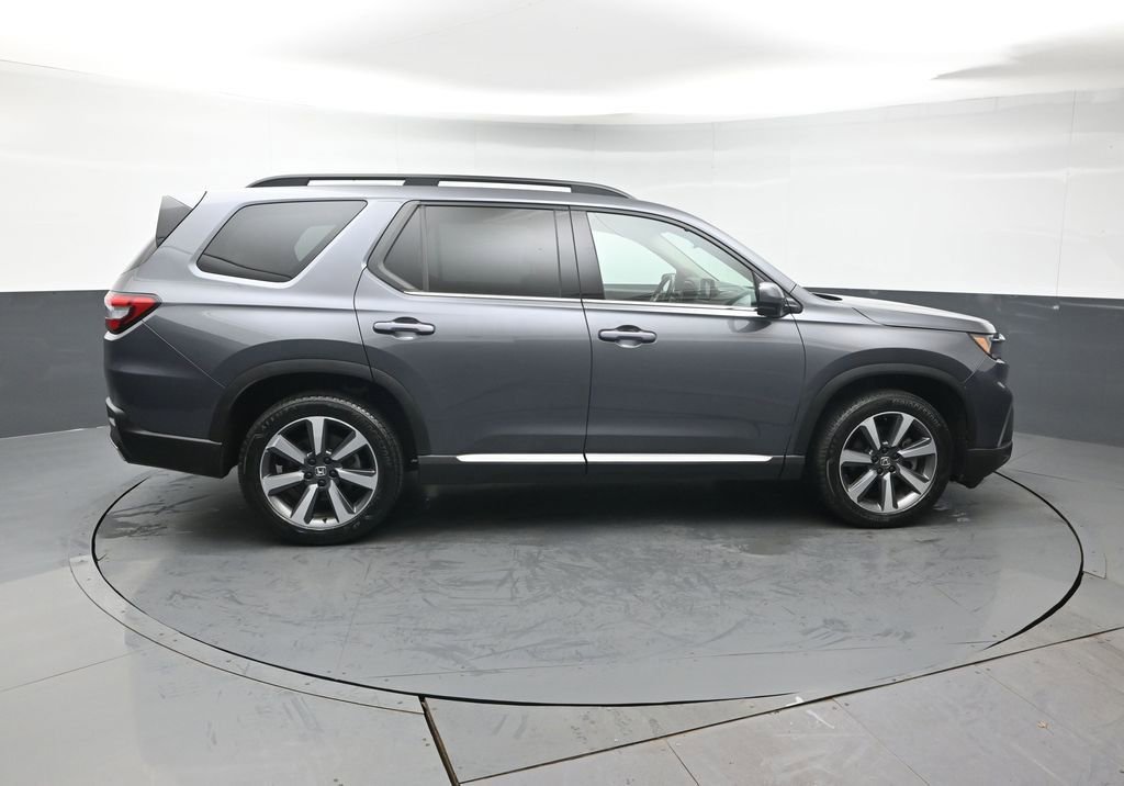 Used 2025 Honda Pilot Elite image 7