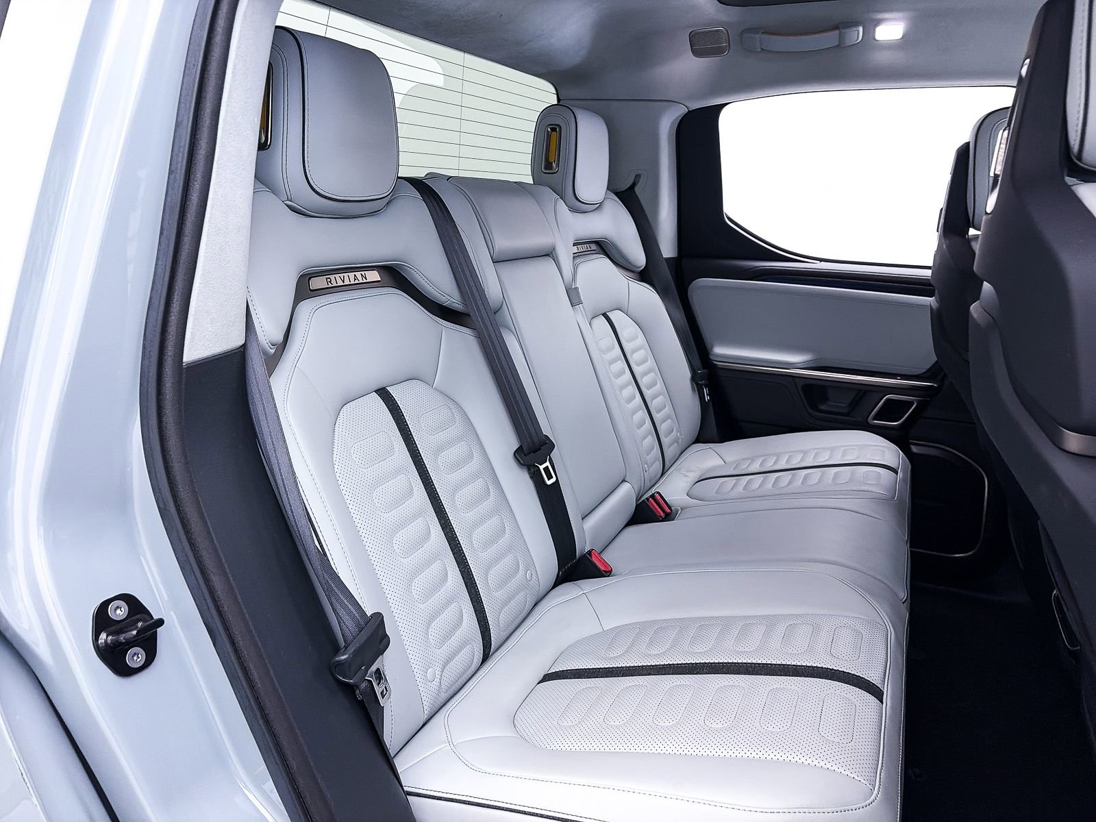 Used 2023 Rivian R1T Adventure AWD/4WD image 33
