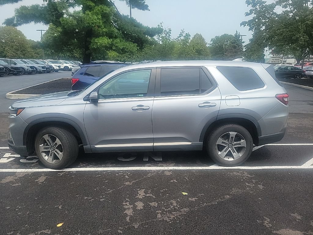 Used 2024 Honda Pilot EX-L image 11