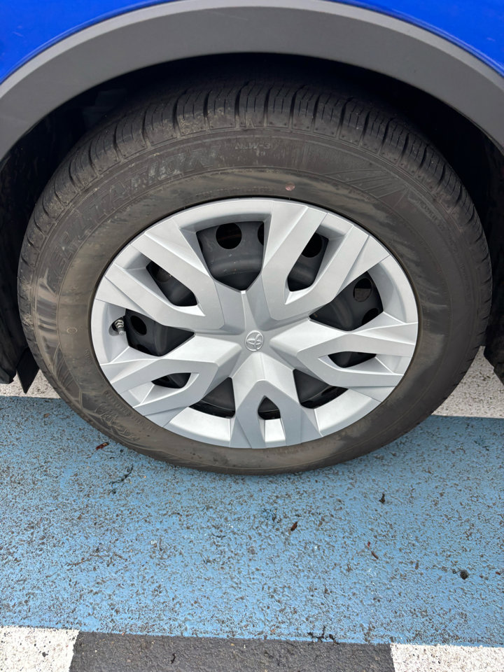 Used 2019 Toyota C-HR LE image 27