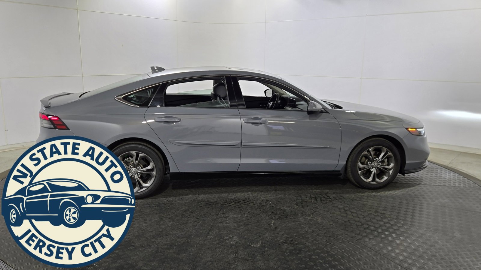 Used 2023 Honda Accord EX-L image 8