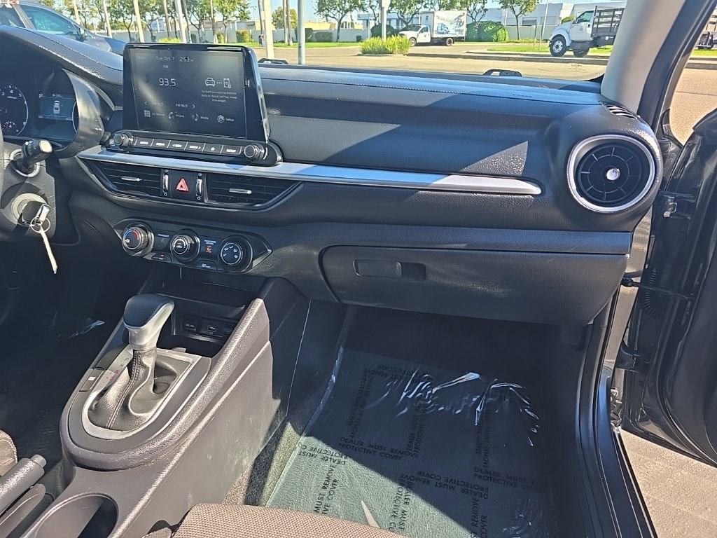 Used 2024 Kia Forte LXS image 6