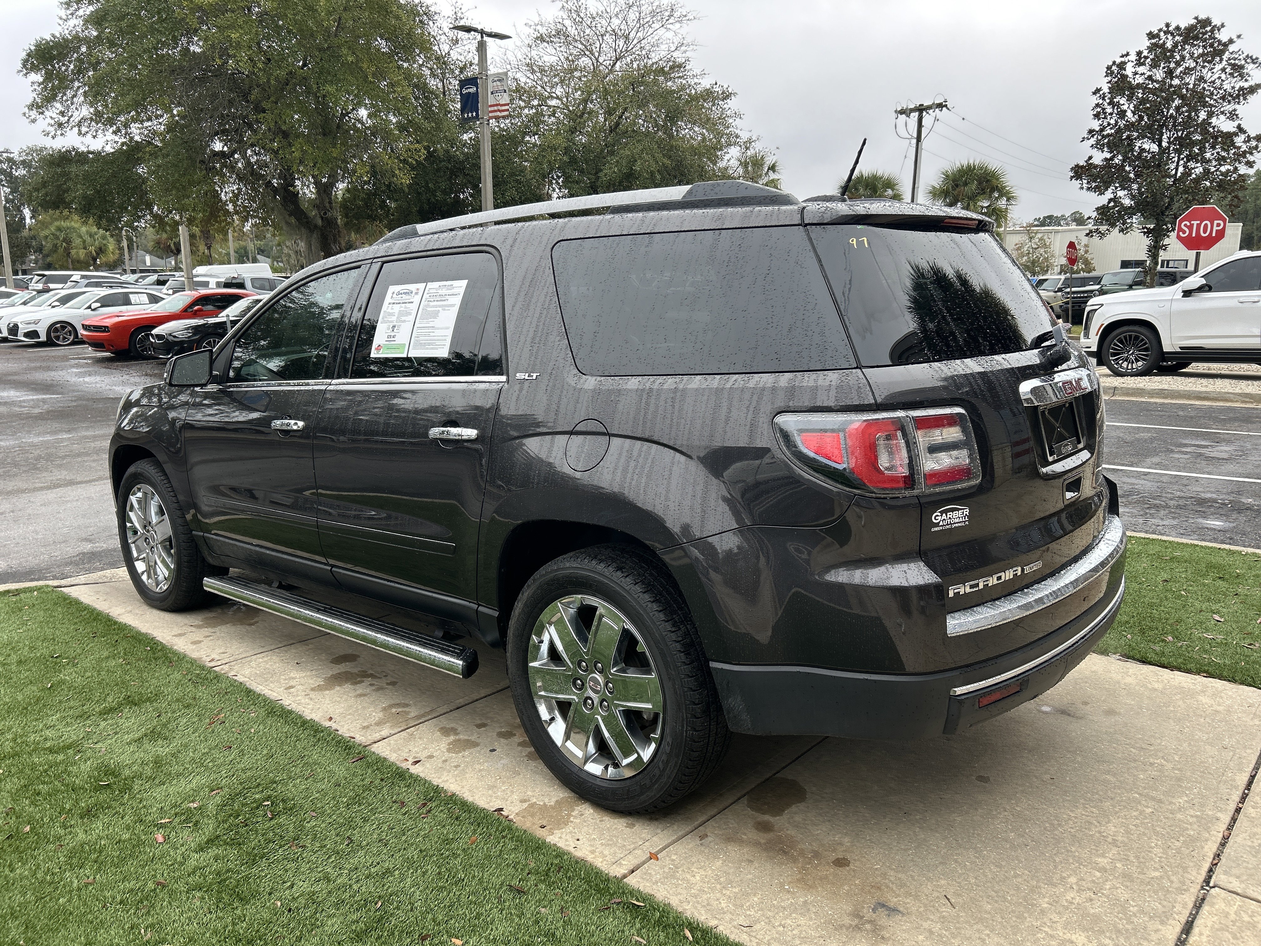 Used 2017 GMC Acadia Limited SLT image 7