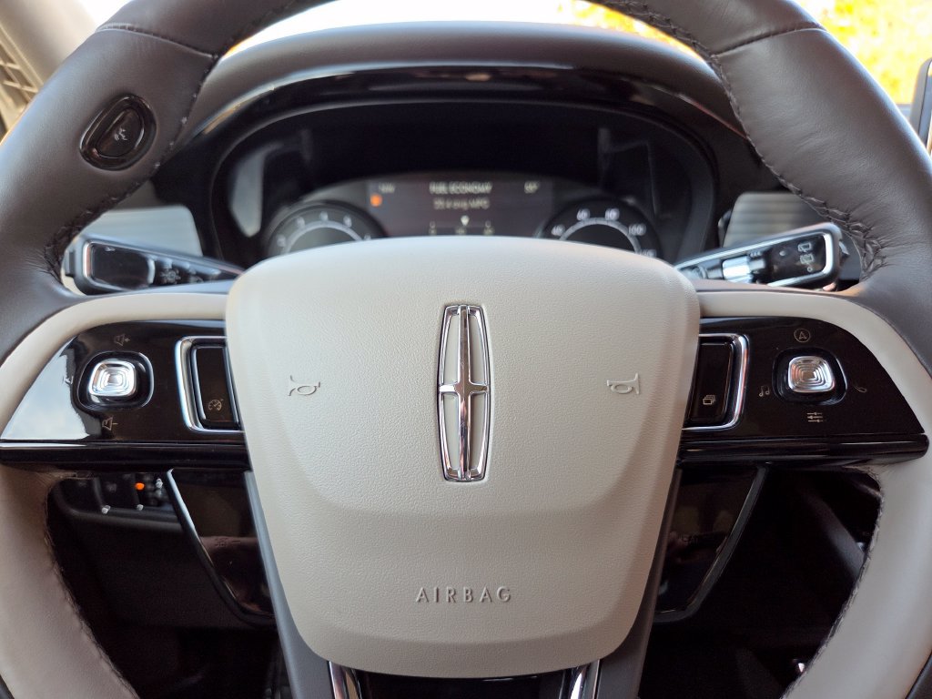 Used 2022 Lincoln Corsair AWD w/ Premium Package image 37