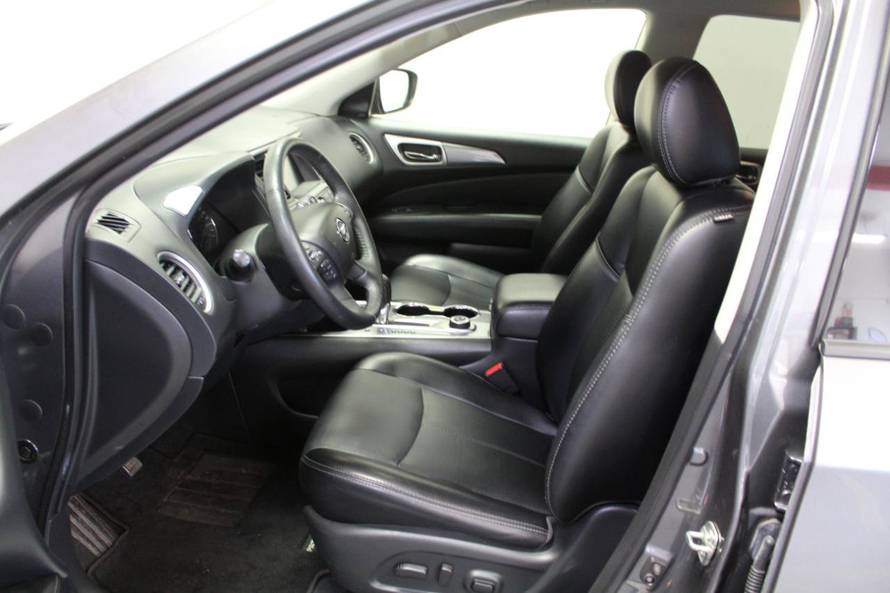 Used 2020 Nissan Pathfinder SL AWD/4WD image 17