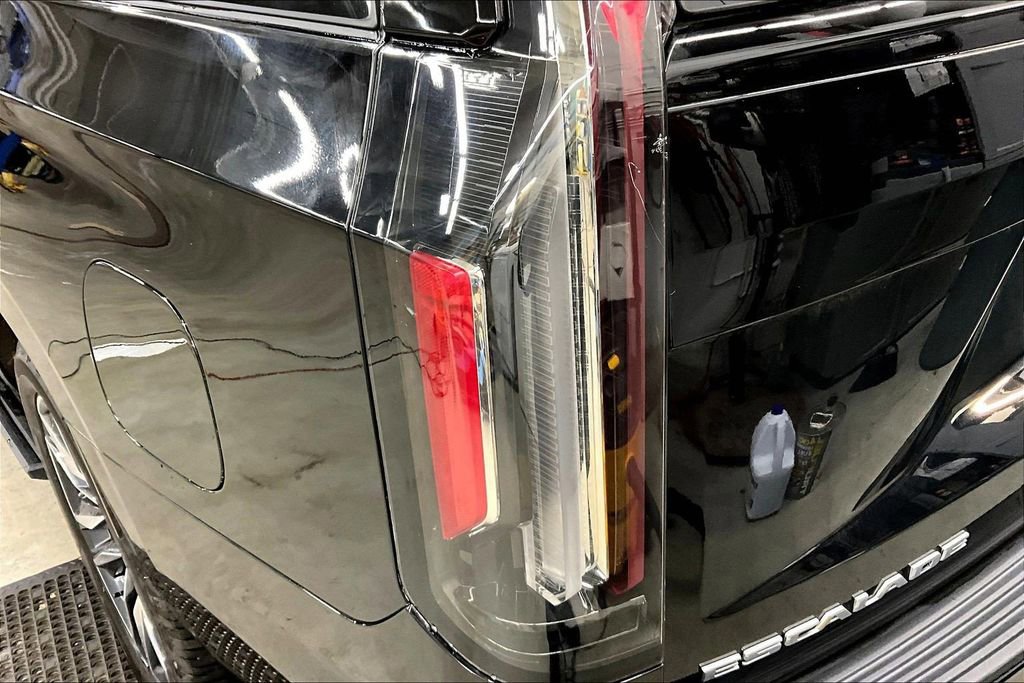 Certified 2024 Cadillac Escalade ESV Sport w/ Touring Package image 23