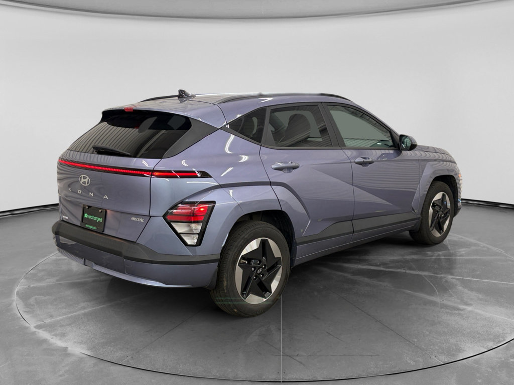 Used 2024 Hyundai Kona SEL FWD image 3