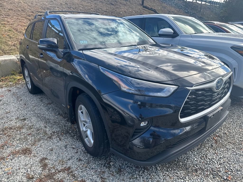 Used 2024 Toyota Highlander LE