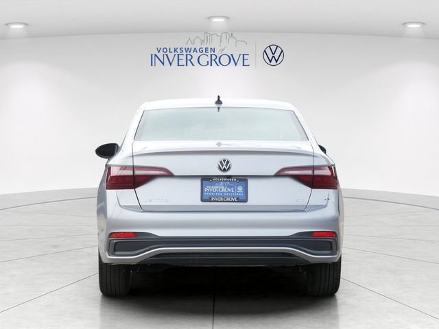 Certified 2023 Volkswagen Jetta SE FWD image 6