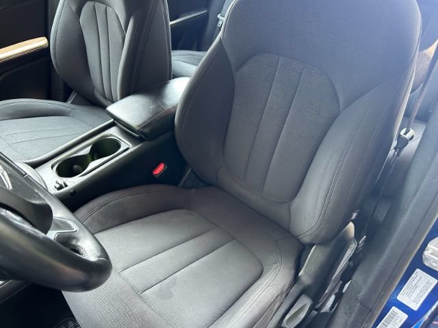 Used 2016 Chrysler 200 Limited FWD image 9