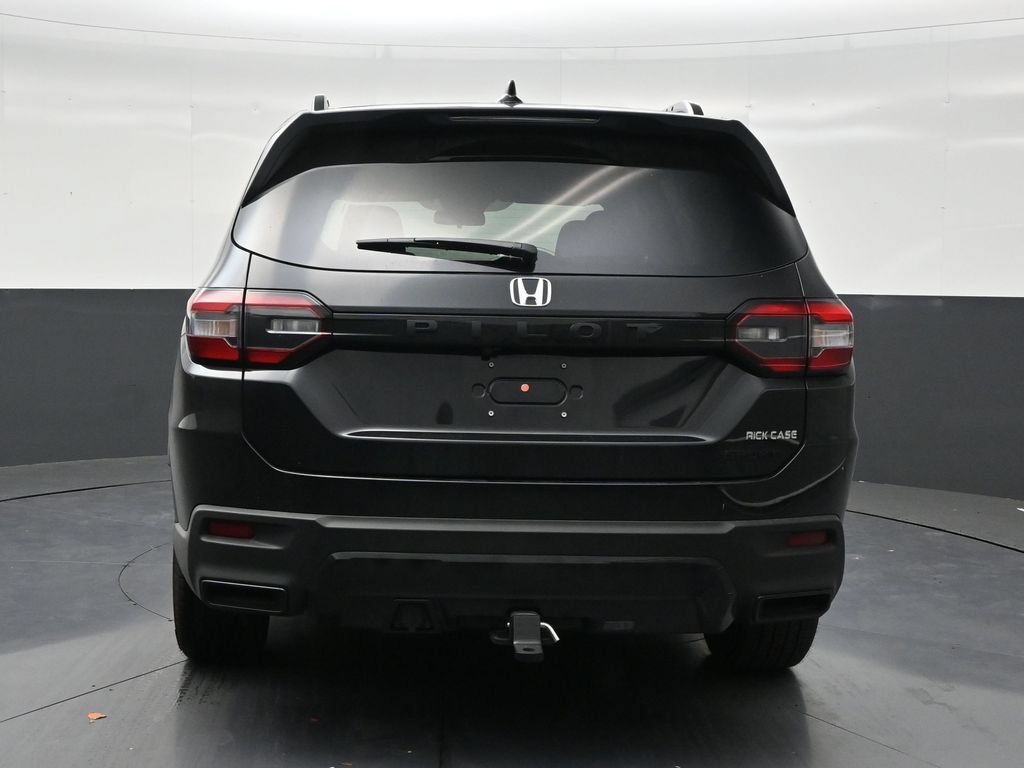 Used 2026 Honda Pilot Sport image 4