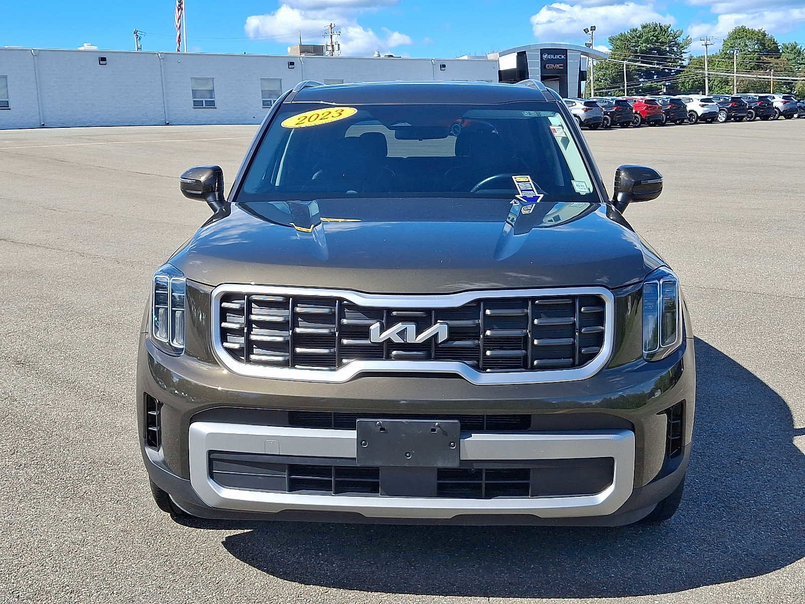 Used 2023 Kia Telluride S image 2