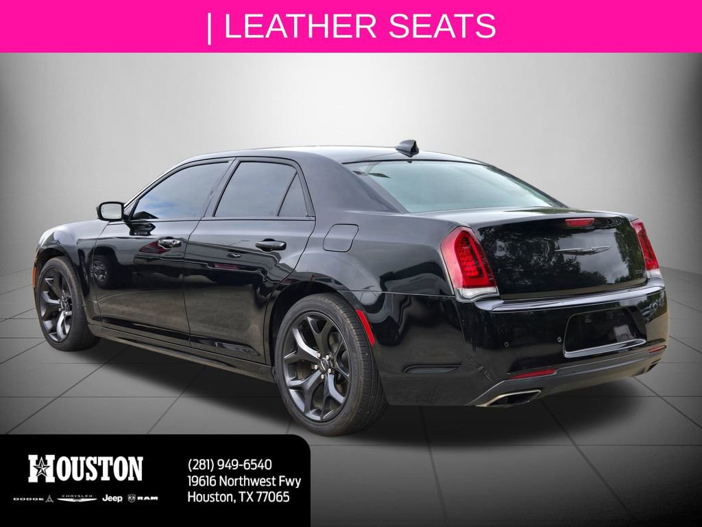 Used 2021 Chrysler 300 Touring L image 5