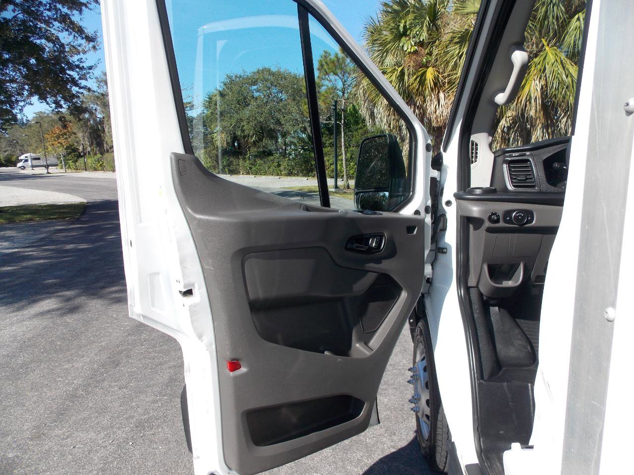 Used 2022 Ford Transit 350 DRW RWD image 16