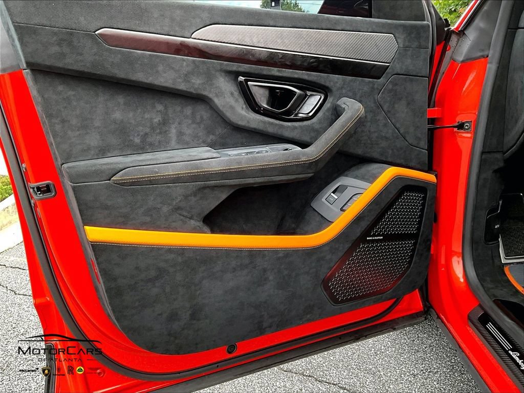Used 2023 Lamborghini Urus Performante AWD/4WD image 18