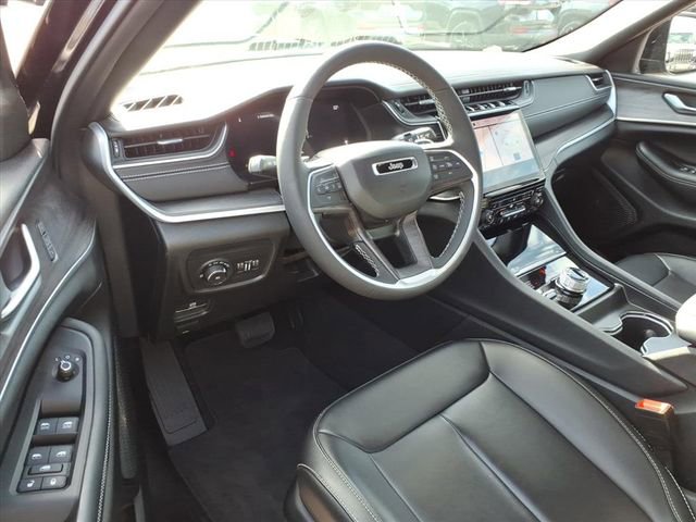 Used 2024 Jeep Grand Cherokee Limited image 13