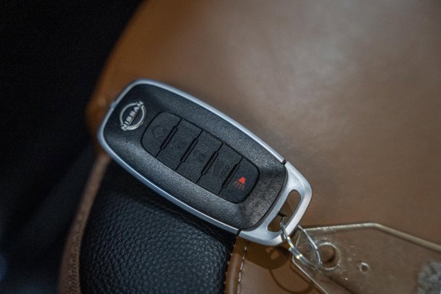 Used 2024 Nissan Pathfinder Platinum w/ Black Appearance Package image 46