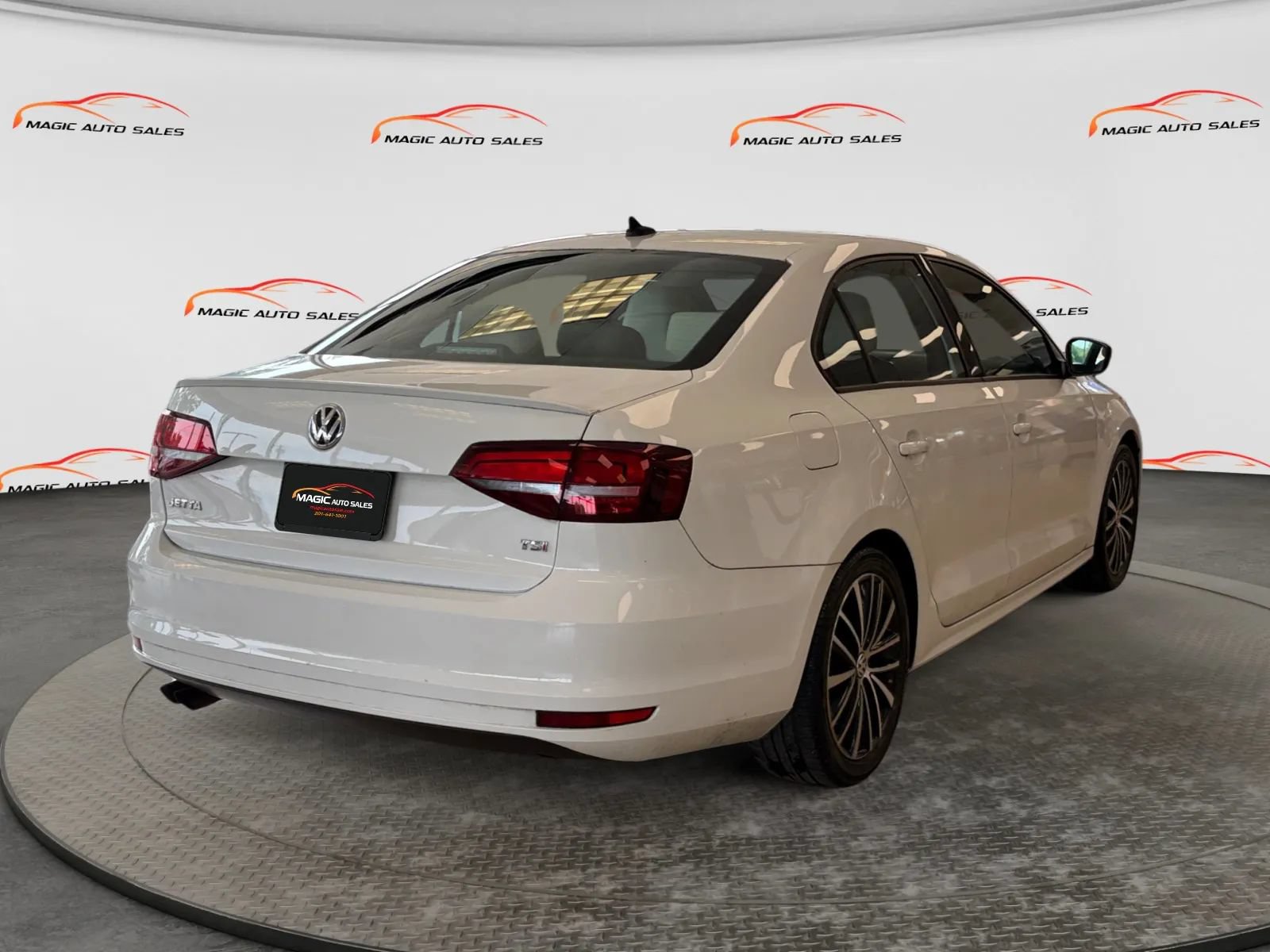 Used 2017 Volkswagen Jetta Sport FWD image 10