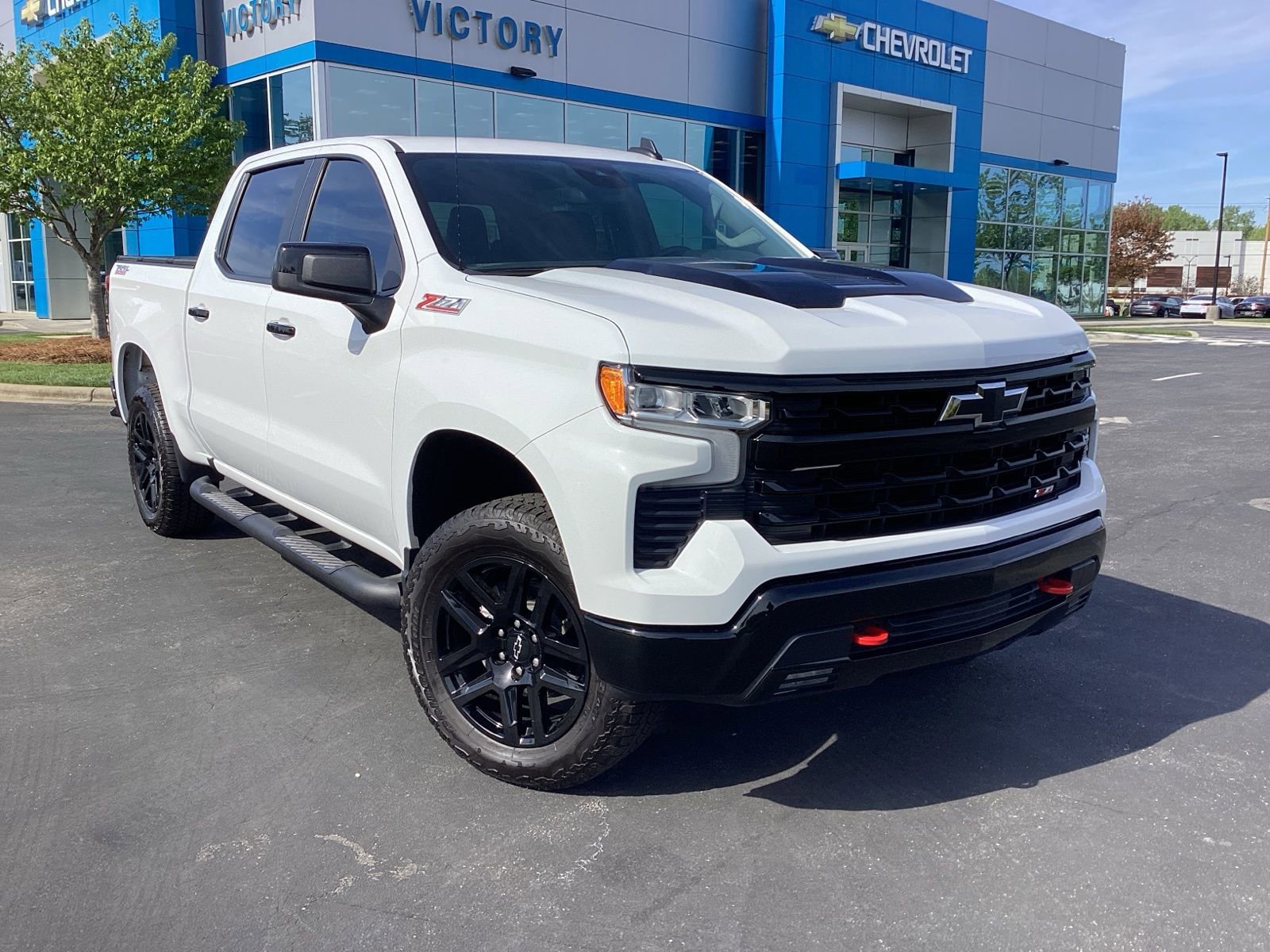 Used 2025 Chevrolet Silverado 1500 LT Trail Boss w/ Convenience Package II image 8