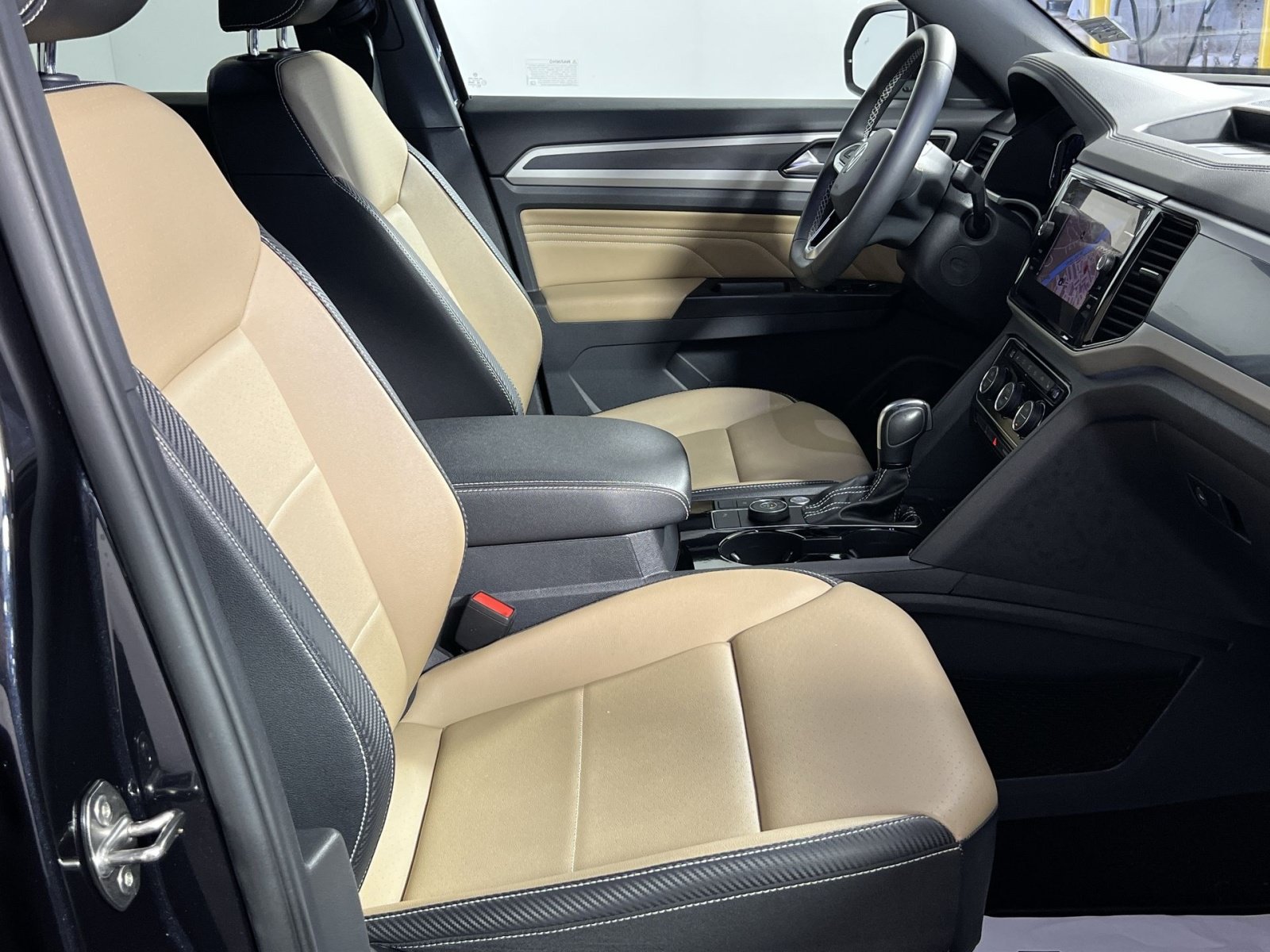 Used 2021 Volkswagen Atlas Cross Sport SEL AWD/4WD image 28
