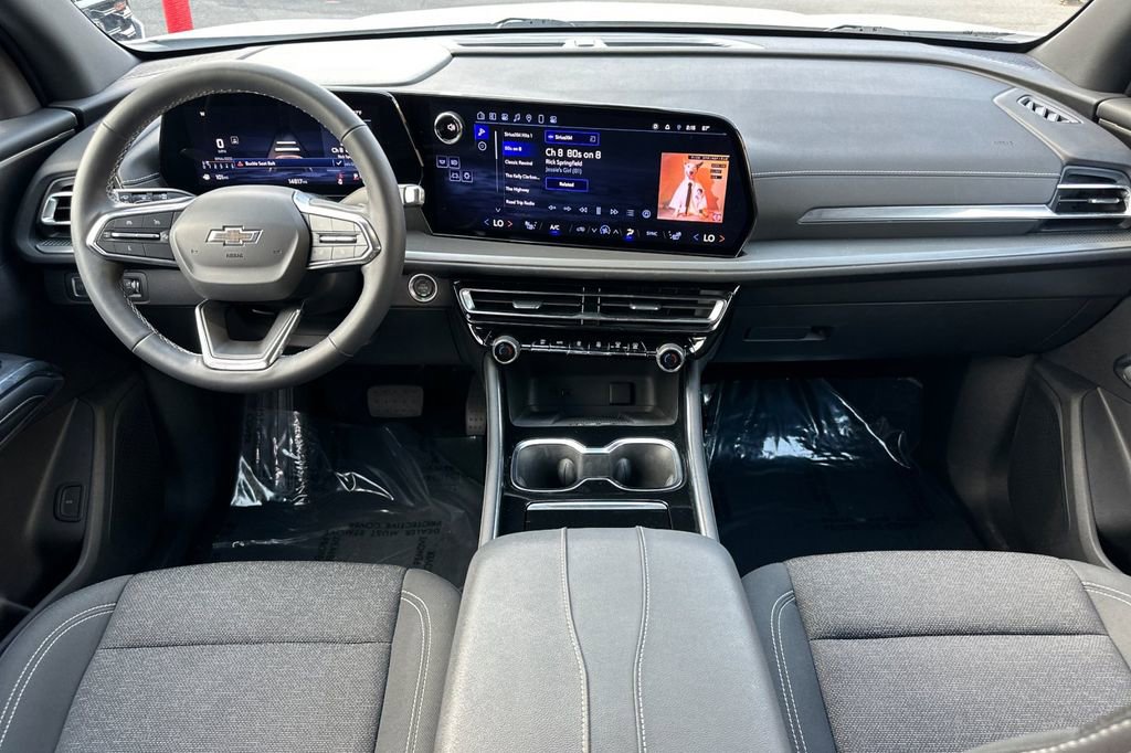 Used 2024 Chevrolet Traverse LT image 15