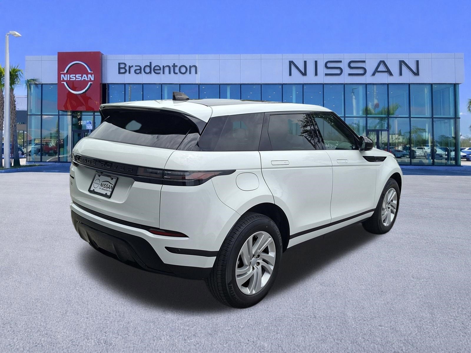 Used 2024 Land Rover Range Rover Evoque S AWD/4WD image 5