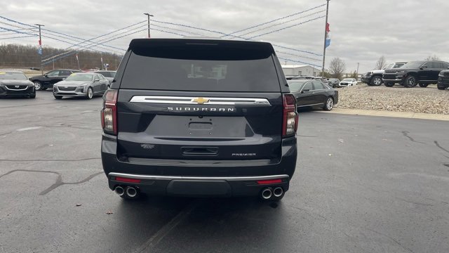Used 2023 Chevrolet Suburban Premier image 4