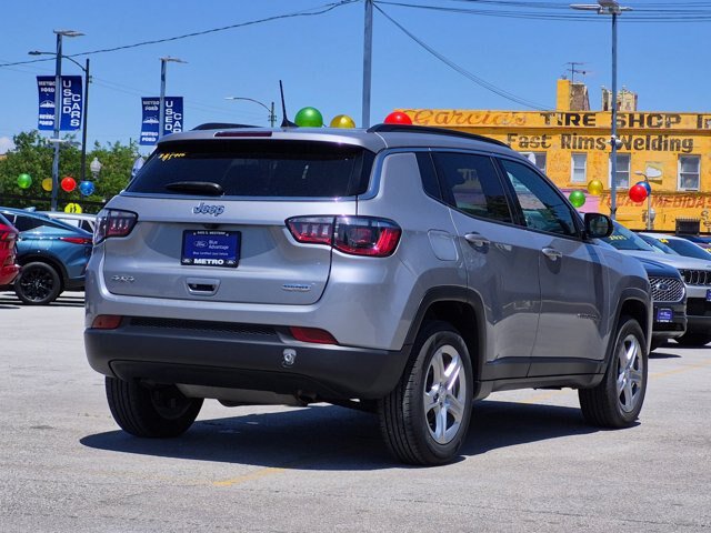 Used 2024 Jeep Compass Latitude AWD/4WD image 4