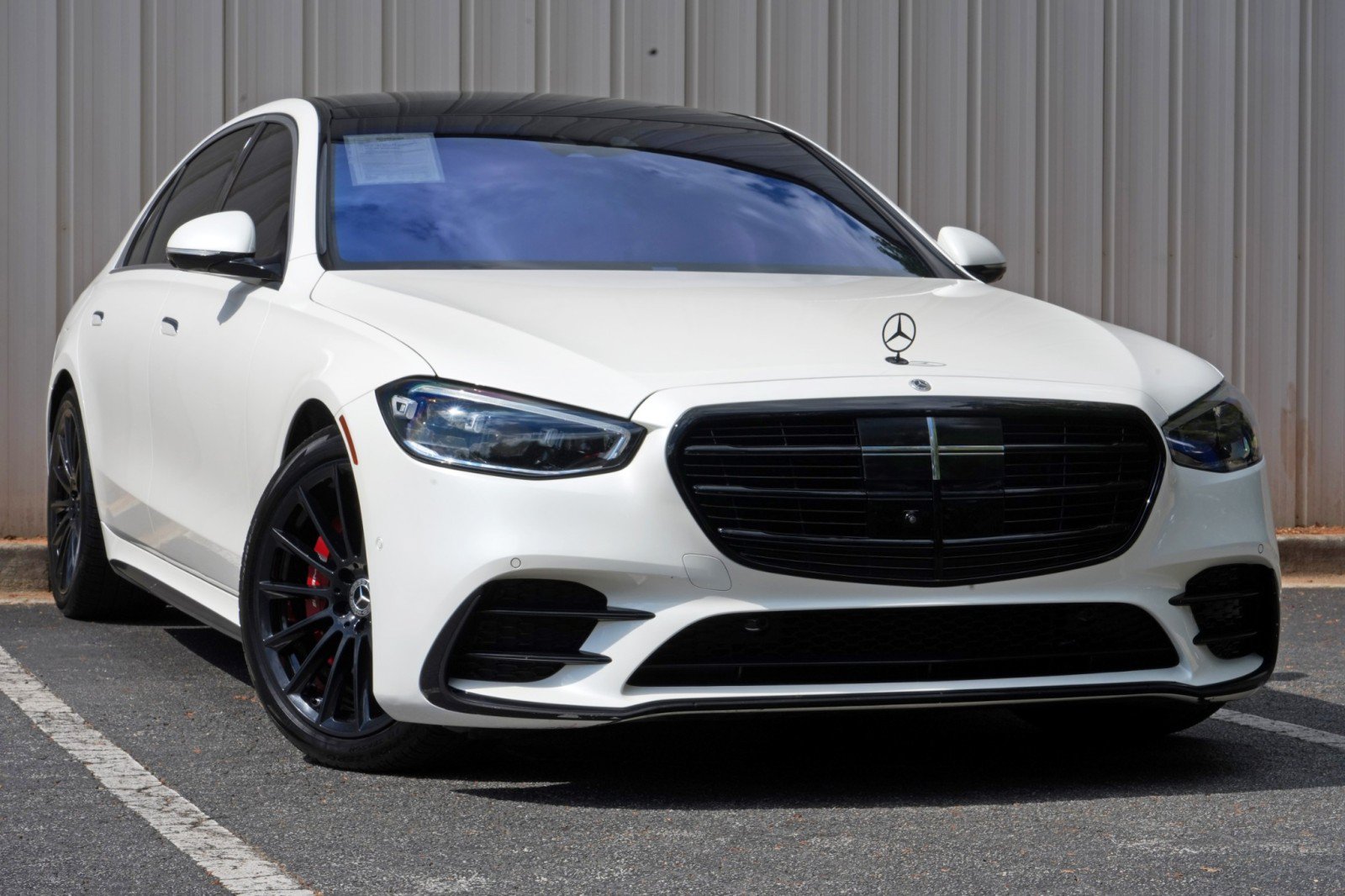 Used 2023 Mercedes-Benz S 500 4MATIC w/ AMG Line image 4