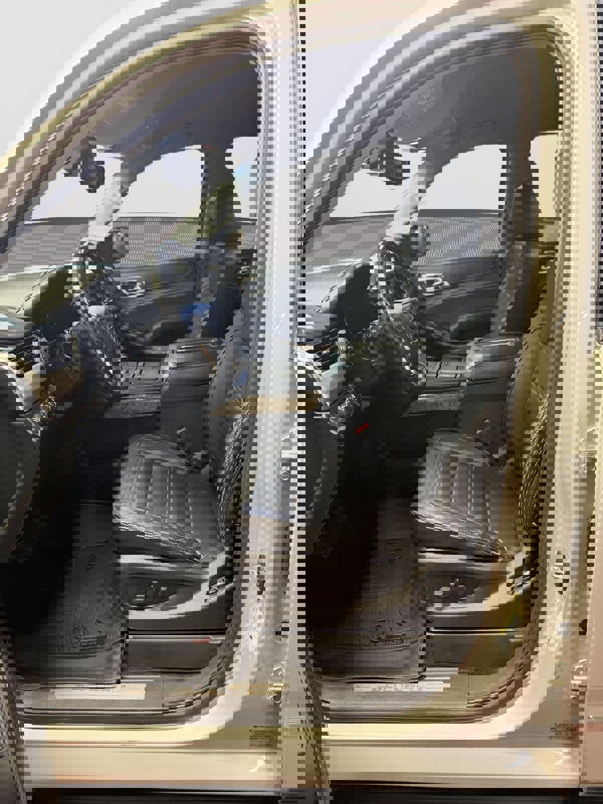 Used 2016 GMC Yukon XL Denali image 8