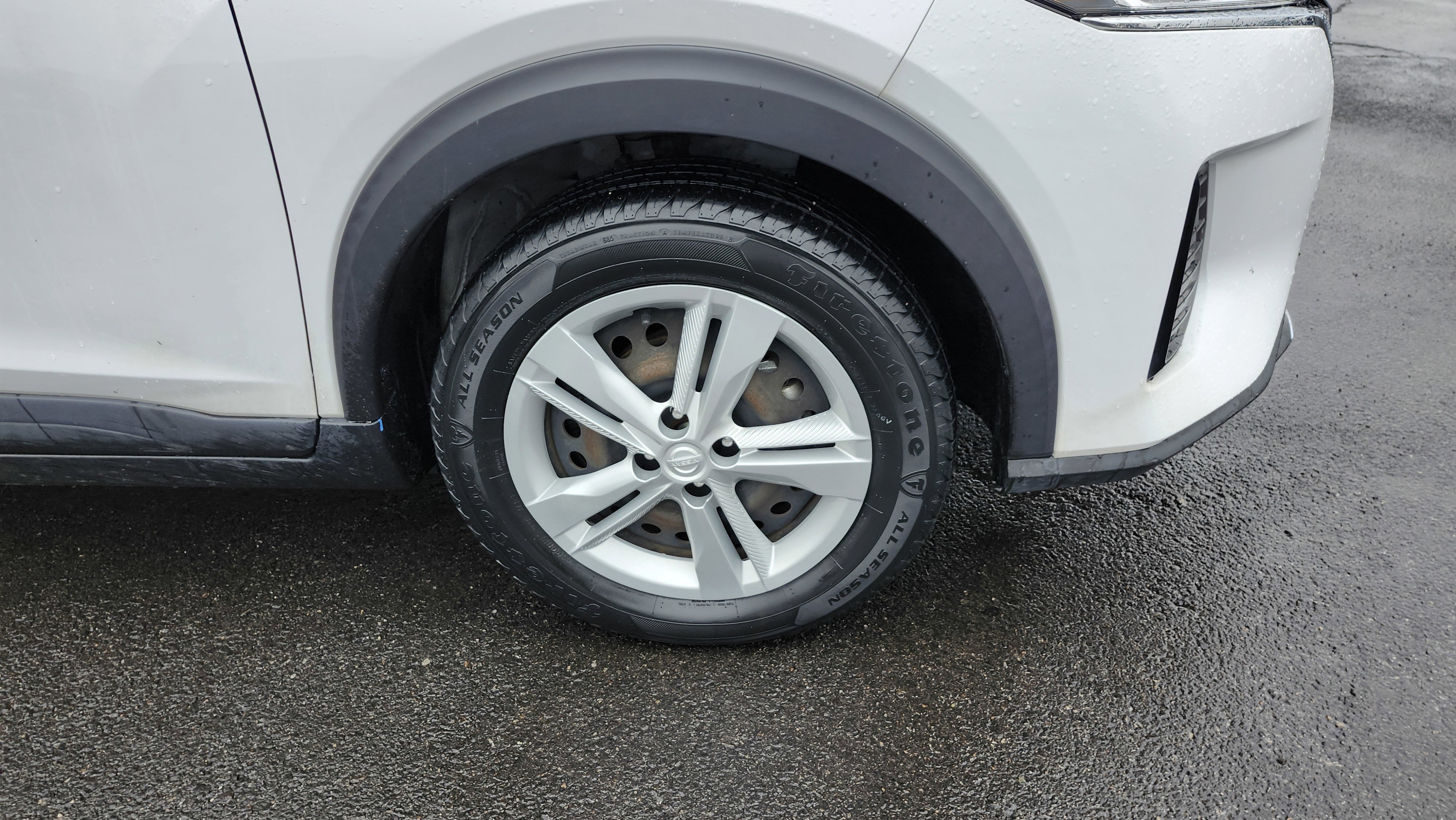 Used 2022 Nissan Kicks S image 10