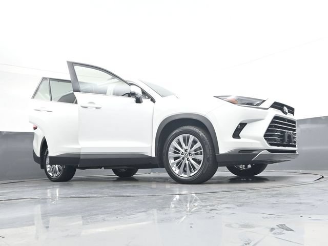 Used 2024 Toyota Grand Highlander AWD image 45