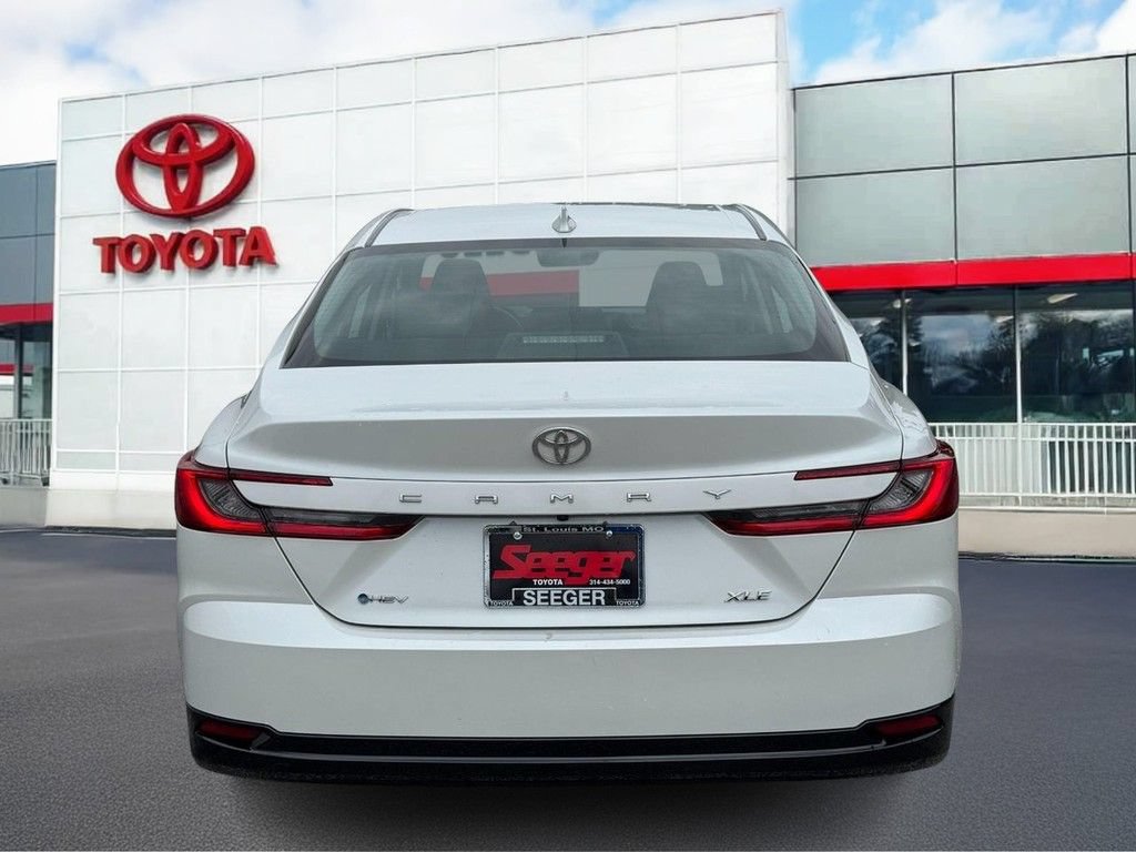 Used 2026 Toyota Camry XLE FWD image 5