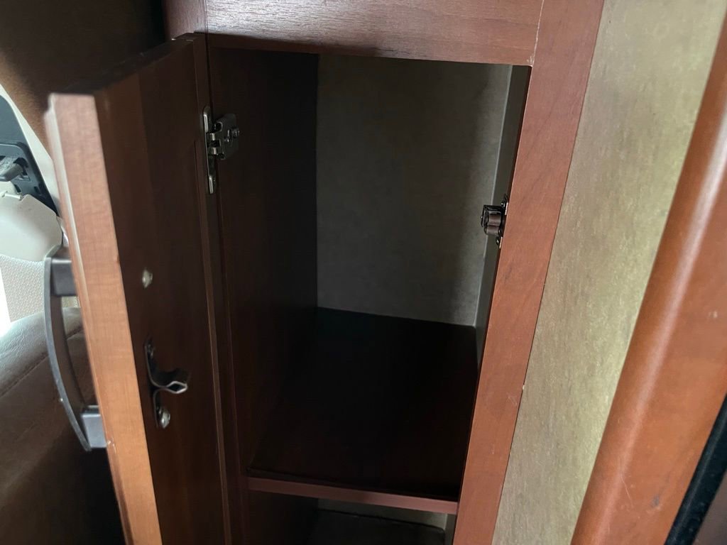 Used 2013 Ford E-450 and Econoline 450 Super Duty w/ Motorhome Prep Pkg RWD image 80