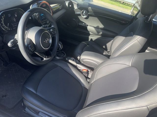 Used 2021 MINI Cooper 2-Door Hardtop w/ 6.5" Touchscreen Package image 9