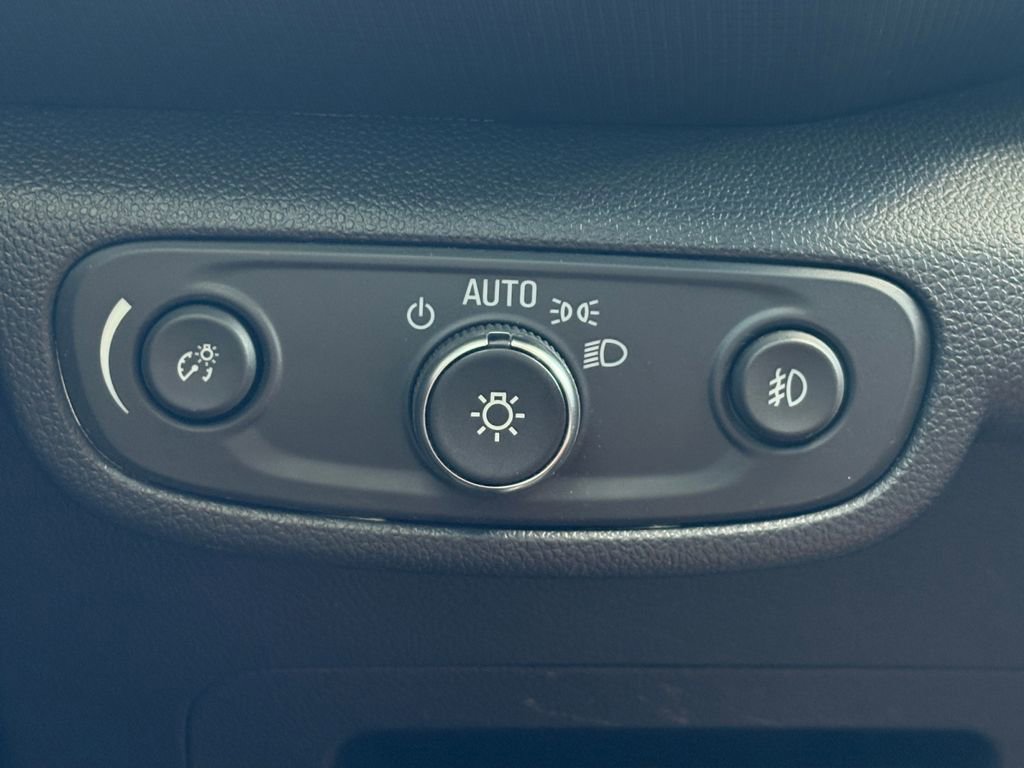 Used 2023 Chevrolet TrailBlazer RS w/ Convenience Package FWD image 3