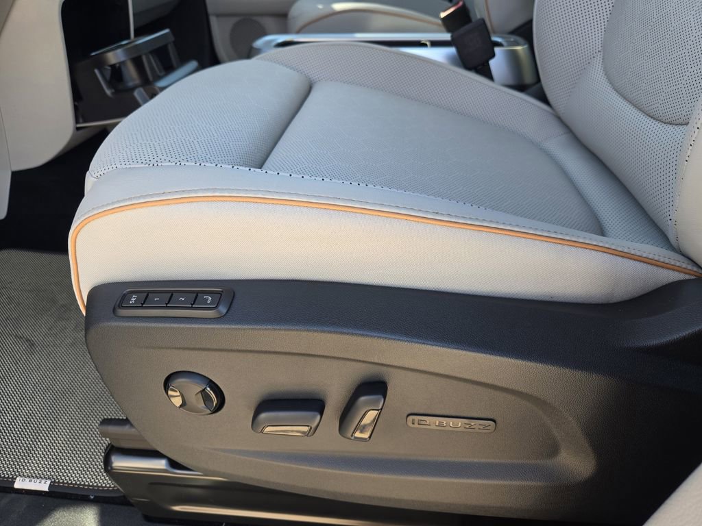 New 2025 Volkswagen ID. Buzz Pro S Plus image 18