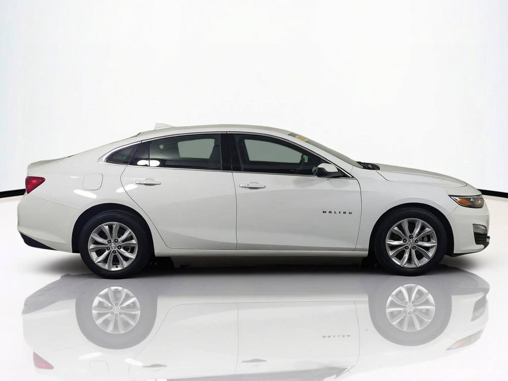 Used 2025 Chevrolet Malibu LT FWD image 4