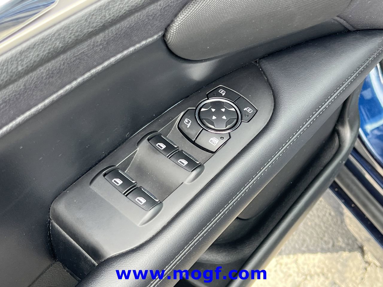 Used 2017 Lincoln MKZ Select w/ Select Plus Package image 18