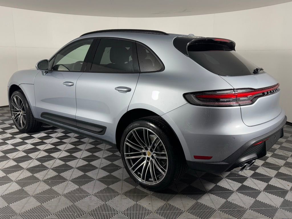 New 2026 Porsche Macan image 3