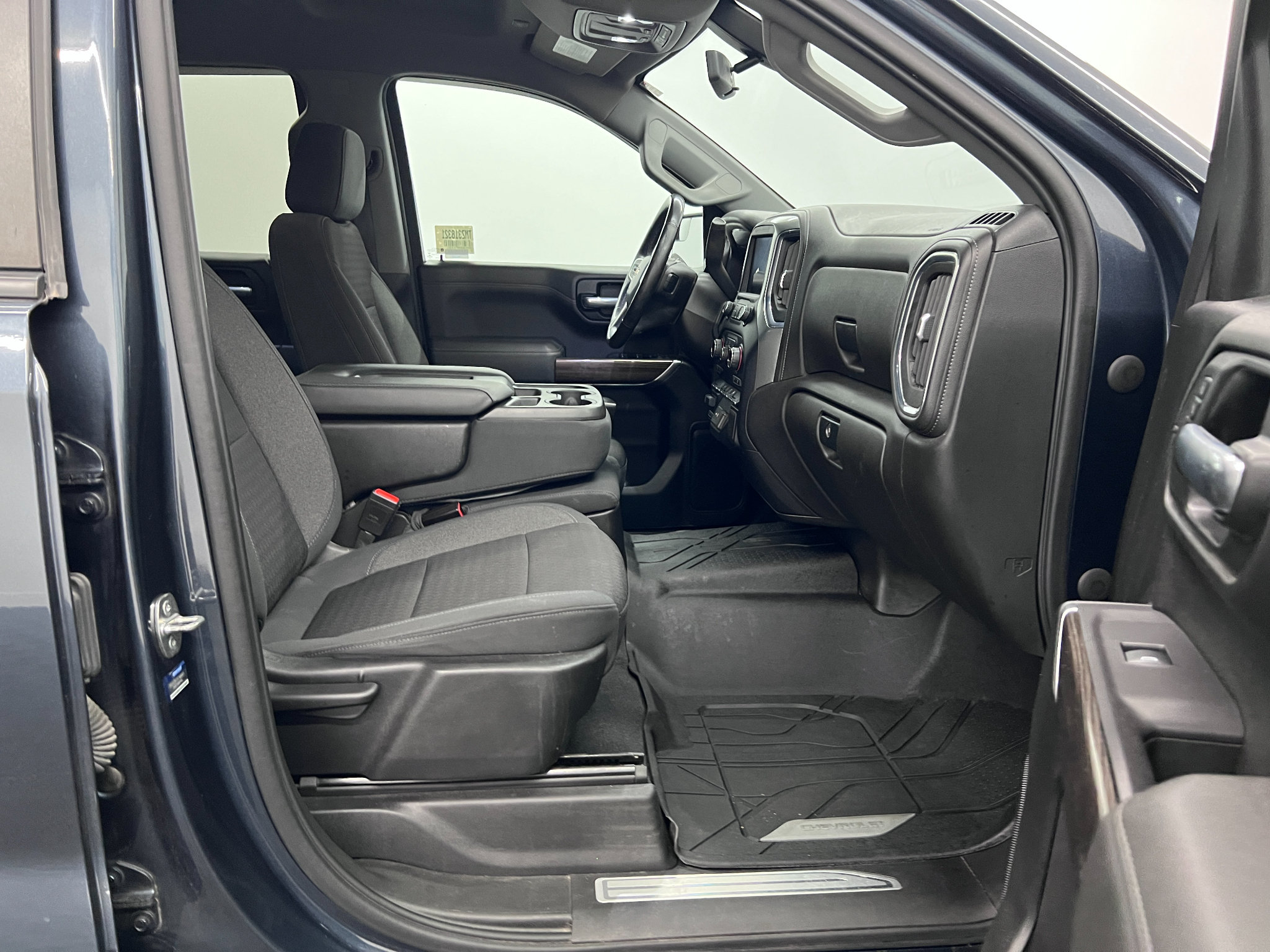 Used 2021 Chevrolet Silverado 1500 LT AWD/4WD image 22