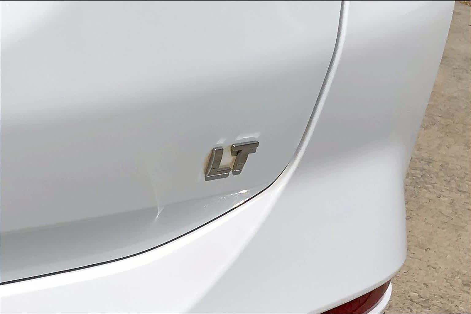 Used 2023 Chevrolet Equinox LT FWD image 10